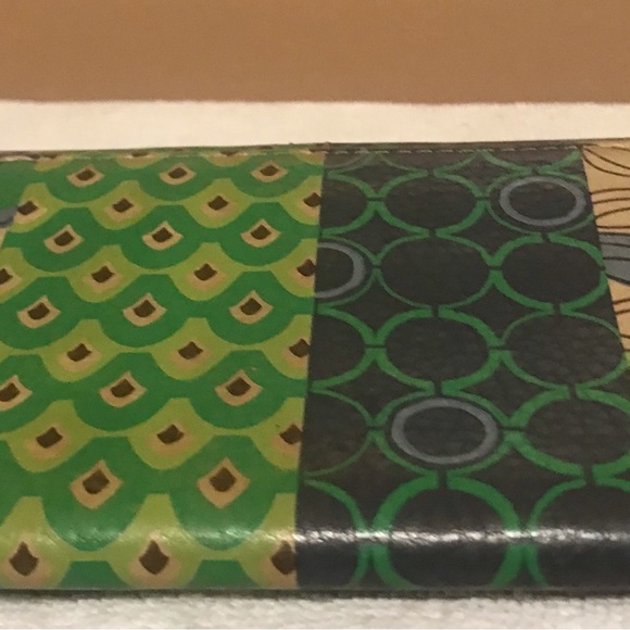 Fossil Green Print Wallet - Picture 3 of 10